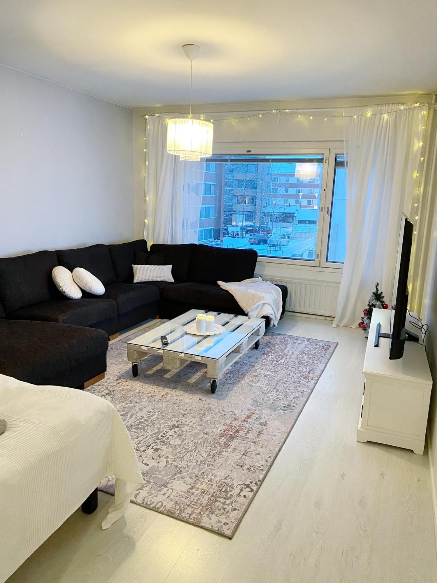 Spacious Home In Heart Of City ロヴァニエミ エクステリア 写真